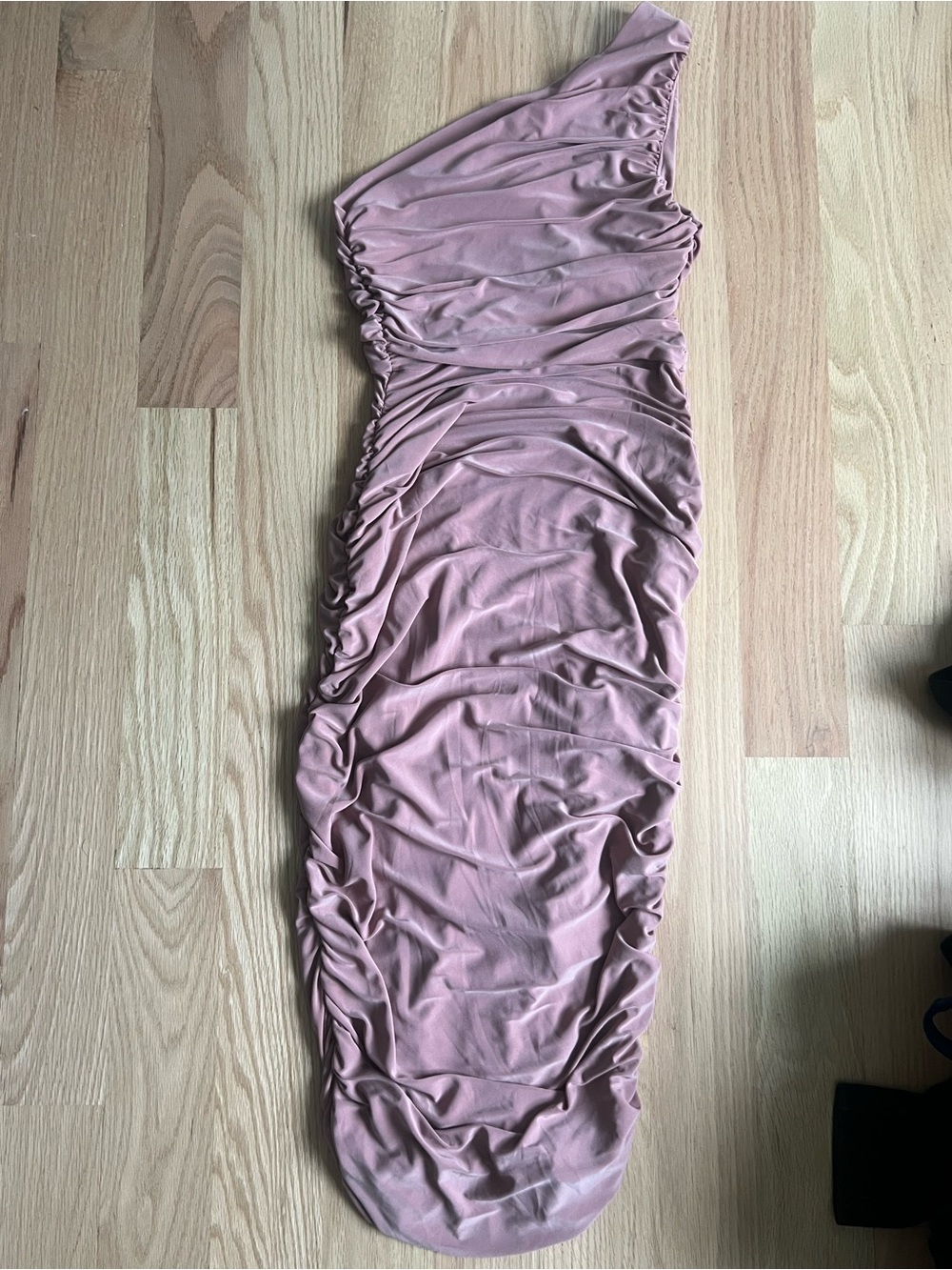 Club L London One-Shoulder Ruched Dress in Dusty Pink